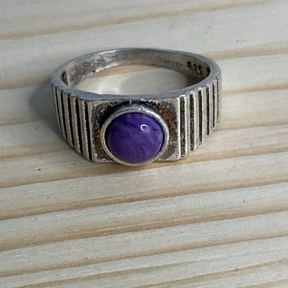 Vintage Sterling Silver Ring With Purple Stone & Ribbed Design